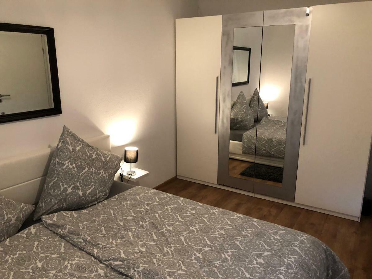 Modernes Und Gemuetliches Appartment Mit Terrasse, Stadtnah Ravensburg Eksteriør bilde