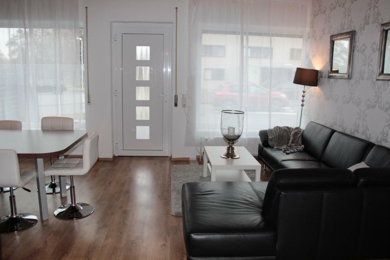 Modernes Und Gemuetliches Appartment Mit Terrasse, Stadtnah Ravensburg Eksteriør bilde